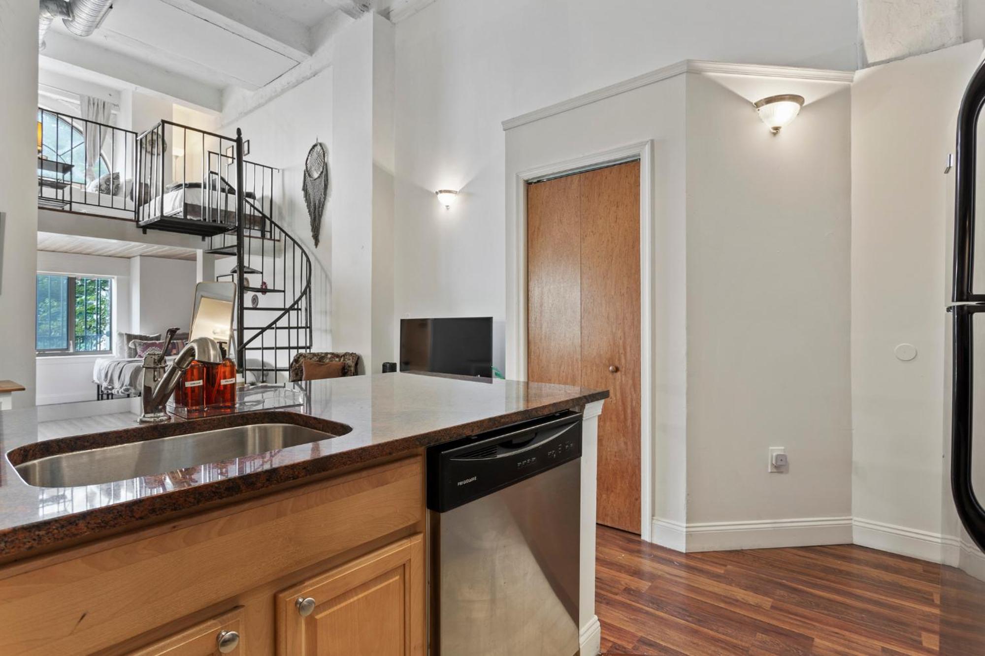 Sleeps 4! 2Br, Gym, Free Parking, Close To Major Attractions Filadelfia Esterno foto