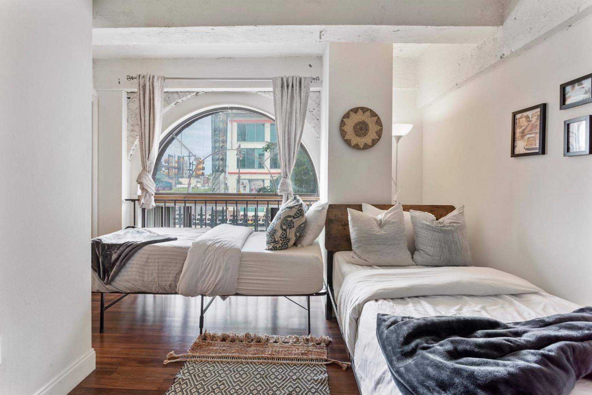 Sleeps 4! 2Br, Gym, Free Parking, Close To Major Attractions Filadelfia Esterno foto